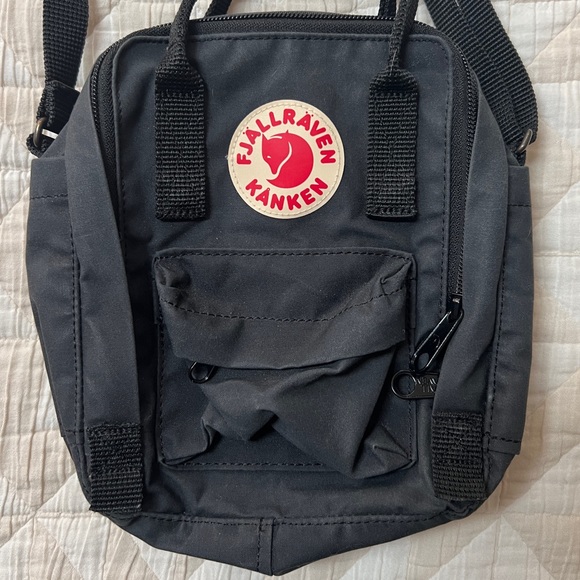 Fjallraven Handbags - Fjallraven Kånken Classic Sling Bag, Black